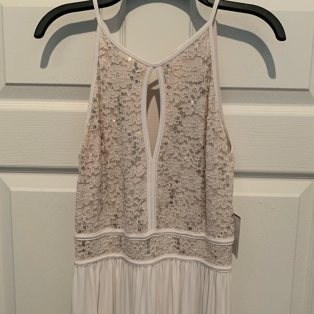 David’s Bridal Dress size 4 - Ivory - Picture 3 of 6